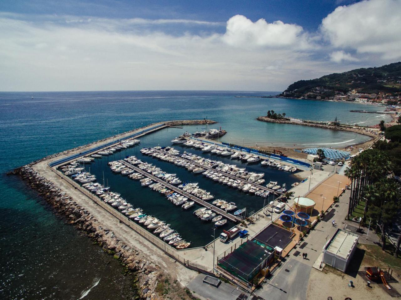 Residence Greco San Bartolomeo Al Mare Exterior foto